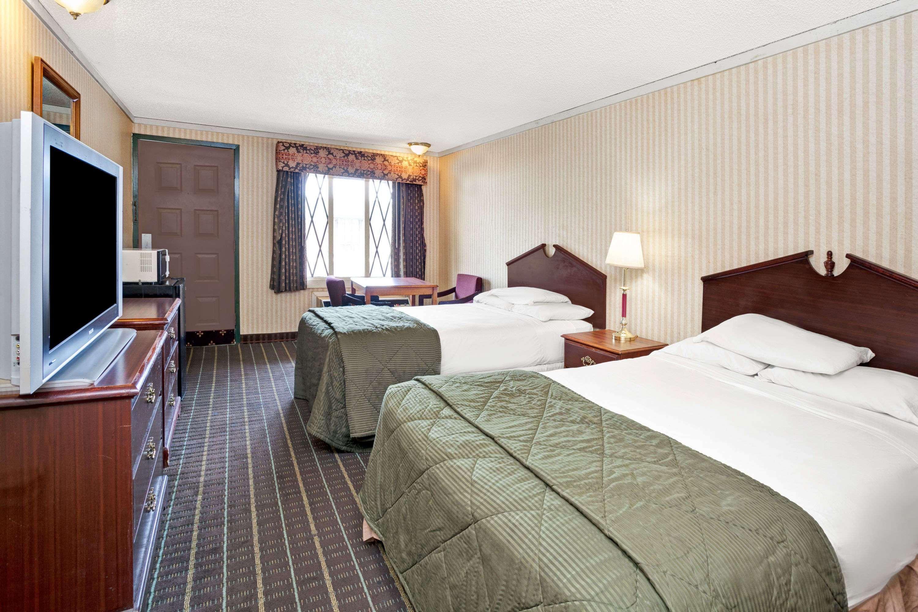 Knights Inn - Madison Heights Kültér fotó